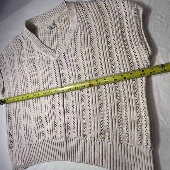 Joie M opened knit short sleeve V-neck soft white sweater - Picture 4 of 6